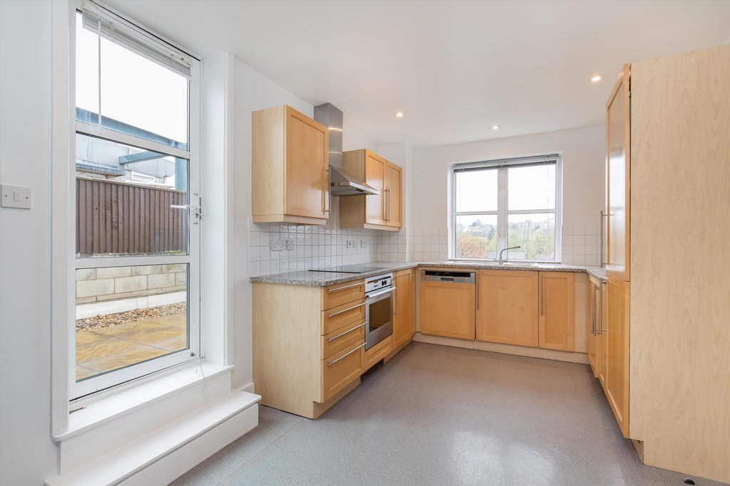 Wimbledon Central, Worple Road... 2 bed apartment £4,000 pcm (£923 pw)