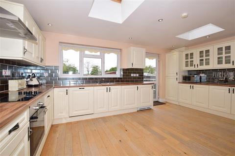 101 Cherrydown Avenue, London, E4 8DT