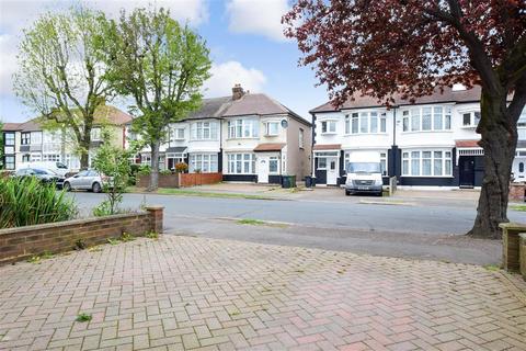 101 Cherrydown Avenue, London, E4 8DT