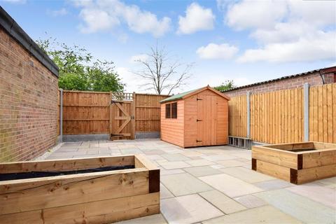 101 Cherrydown Avenue, London, E4 8DT