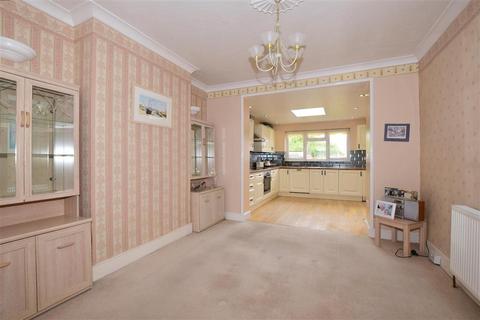 101 Cherrydown Avenue, London, E4 8DT