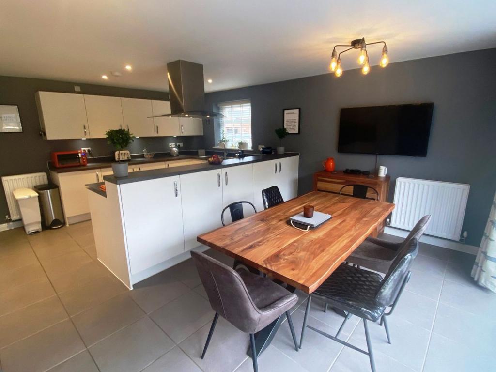 Kitchen / breakfast / living room