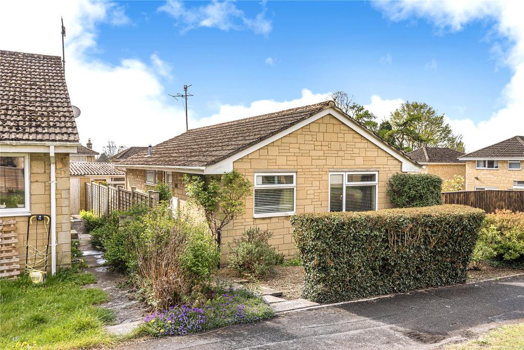 Cirencester, GL7 2 bed bungalow £275,000