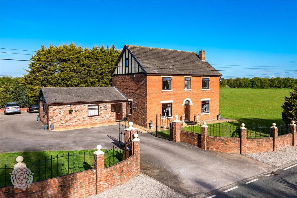 Wigan Road, Golborne, Warrington, WA3 5 bed detached house for sale £
