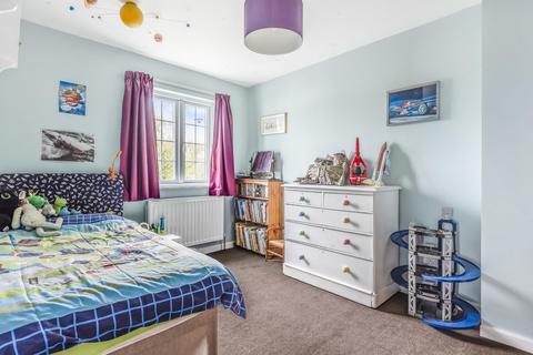 3 Chester Close, Guildford, GU2 9TE