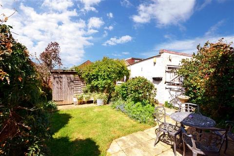 29 Barnsite Gardens, Rustington, Littlehampton, BN16 3QG