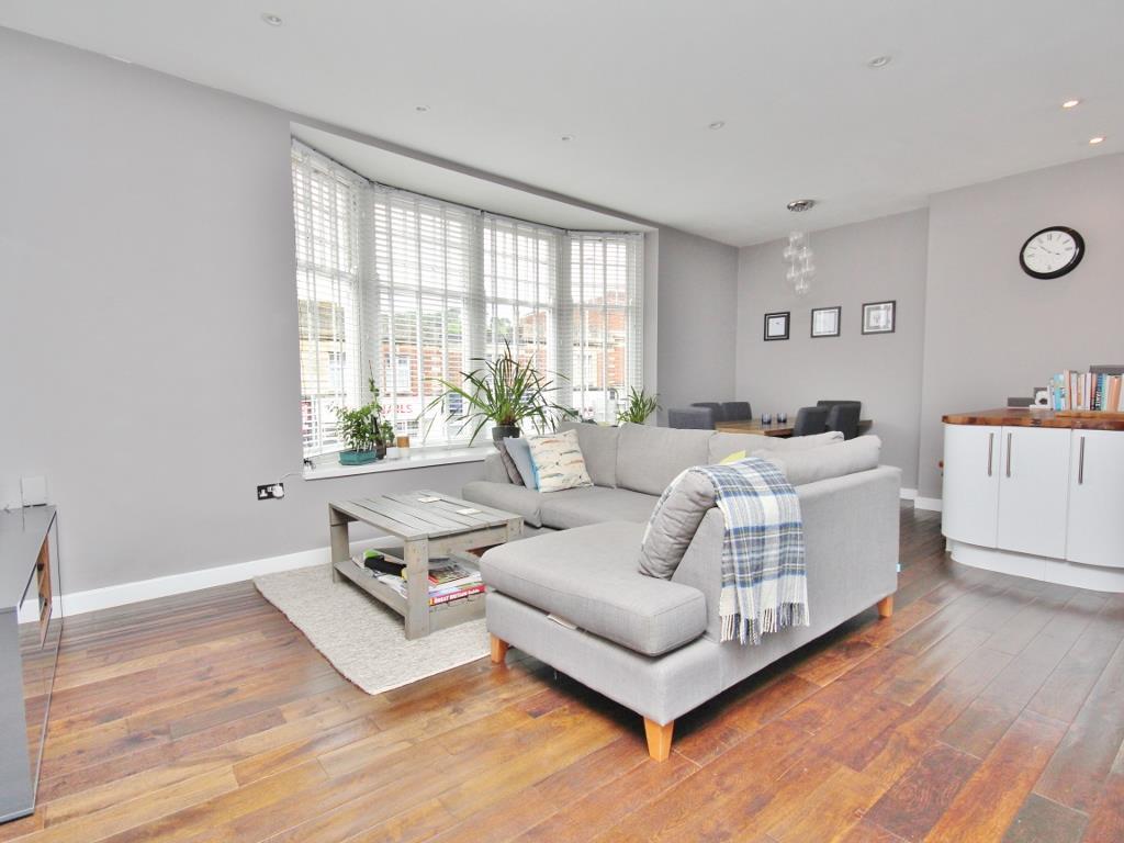 Church Road, Ashley Cross 2 bed apartment £1,150 pcm (£265 pw)
