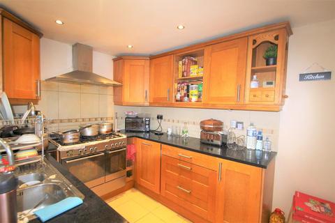 10 Bedfont Green Close, Feltham, TW14 8EG