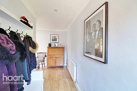 3 Beech Tree Glade, London, E4 6BG