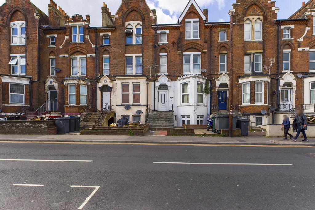 Folkestone Road, Dover 1 bed apartment £525 pcm (£121 pw)