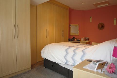 44 Green Lane, Oldham, OL8 3AY