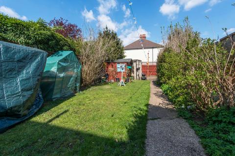 91 Godalming Avenue, Wallington, SM6 8NT
