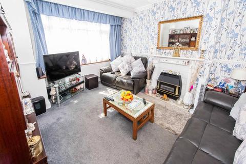 91 Godalming Avenue, Wallington, SM6 8NT