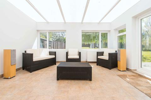 31 The Mead, Wallington, SM6 9DU