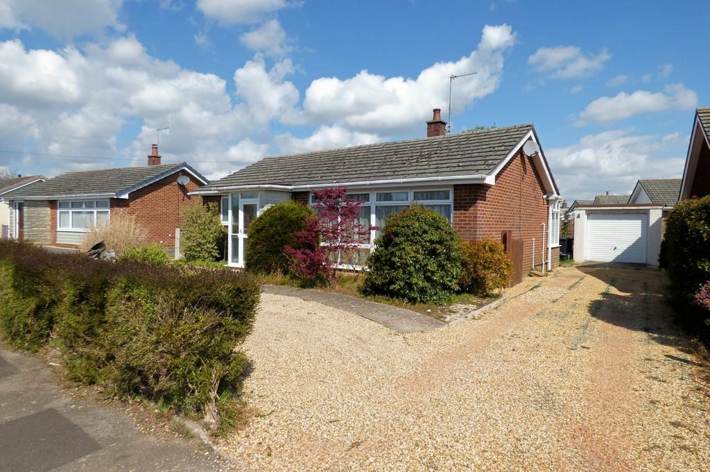 Highfield Road, Corfe Mullen 2 bed detached bungalow £389,500