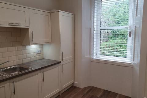 4 bedroom flat to rent, Cowane Street, Stirling Town, Stirling, FK8