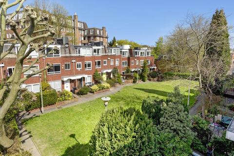 12 Vane Close, London, NW3 5UN