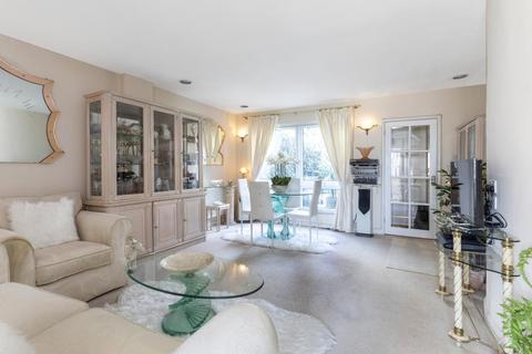 12 Vane Close, London, NW3 5UN