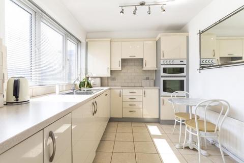12 Vane Close, London, NW3 5UN