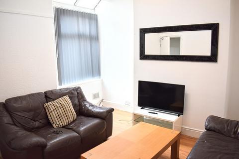 3 bedroom terraced house to rent, Claremont Road, Rusholme, Manchester