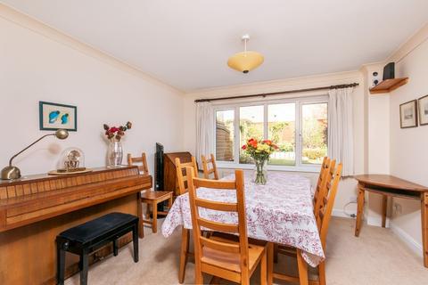 24 Monarch Way, Winchester, SO22 5QU