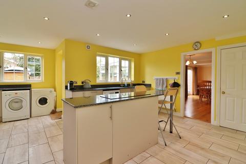 3 Caistor Close, Mile Oak, Tamworth, B78 3PT