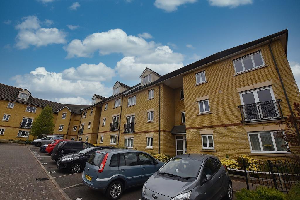 Clarendon Way, Colchester 2 bed apartment £170,000