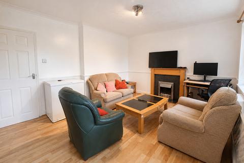 2 bedroom maisonette to rent, Icknield Way, Letchworth
