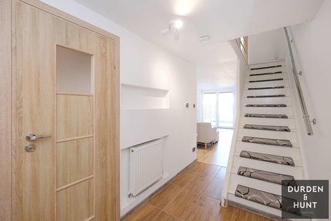 6 Chatfield Way, Basildon, SS13 2BN