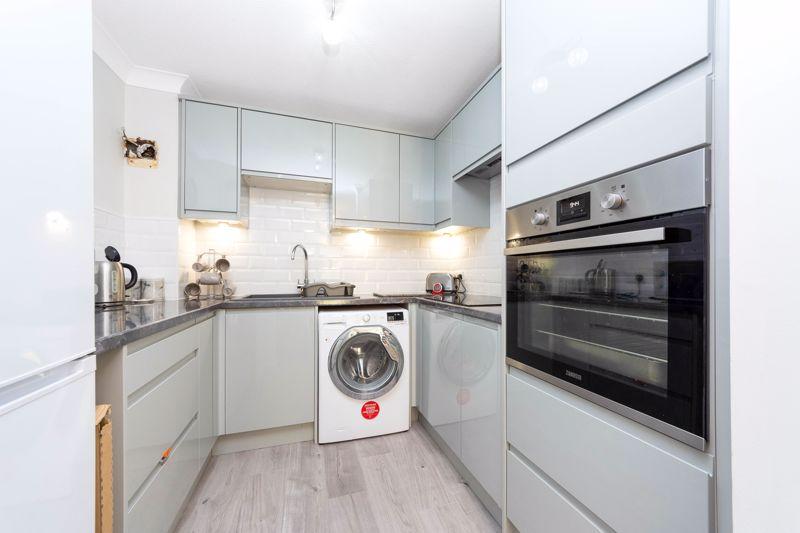 Station Road, Sidcup 1 bed retirement property £170,000
