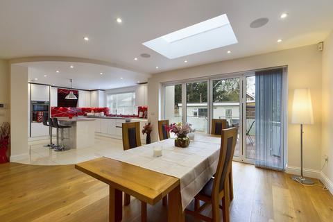 92 Deane Croft Road, Pinner, HA5 1SP