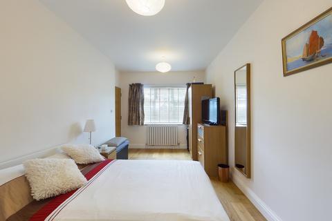 92 Deane Croft Road, Pinner, HA5 1SP