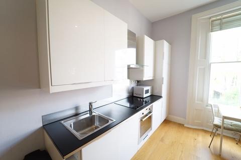 Studio to rent, Sutherland Avenue, London - * Communal Garden *