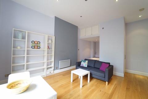 Studio to rent, Sutherland Avenue, London - * Communal Garden *