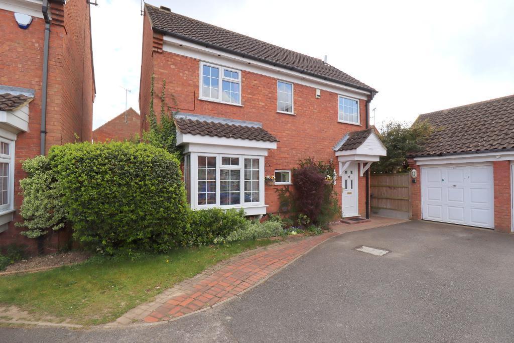 Cromer Way, Bushmead, Luton, Bedfordshire, LU2 7EE 3 bed detached house