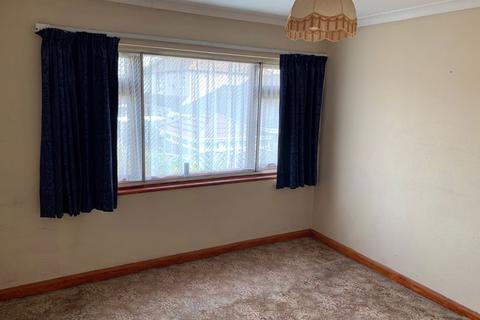 48 Ramsay Gardens, Romford, RM3 7NS