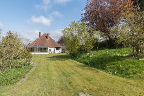 Mount Lodge Cullens Hill, Elham, Canterbury, CT4 6UJ