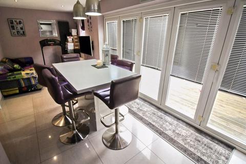17 Chestnut Fold, Radcliffe, Manchester, M26 4SX