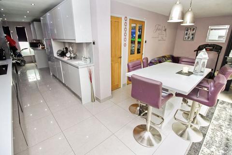 17 Chestnut Fold, Radcliffe, Manchester, M26 4SX