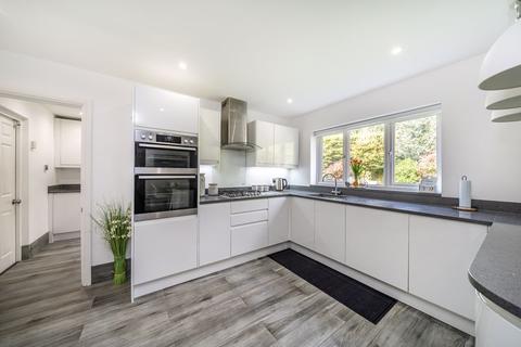 2 Lyndhurst Close, Orpington, BR6 7UW