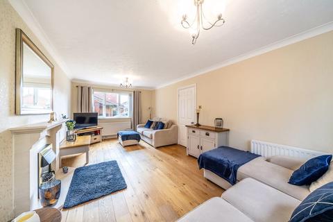 2 Lyndhurst Close, Orpington, BR6 7UW