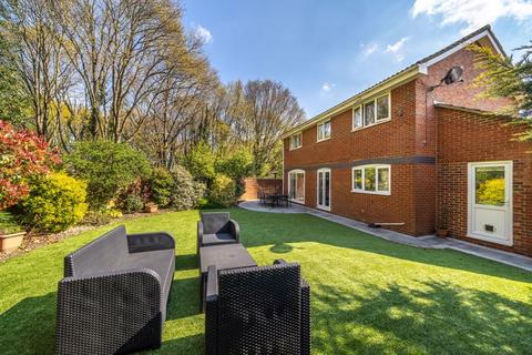 2 Lyndhurst Close, Orpington, BR6 7UW
