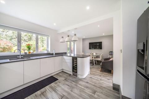 2 Lyndhurst Close, Orpington, BR6 7UW
