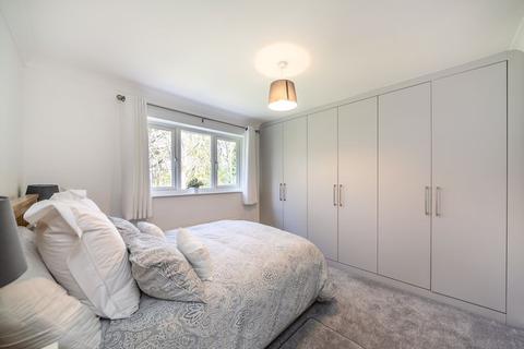 2 Lyndhurst Close, Orpington, BR6 7UW