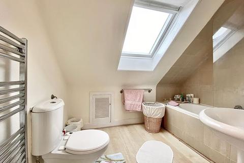 36a Bellevue Crescent, Ayr, KA7 2DR