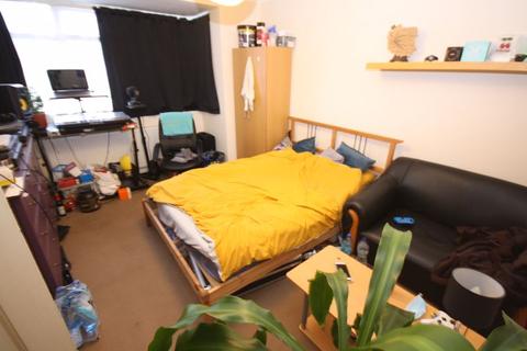 52 Keats Way, Greenford, UB6 9HE