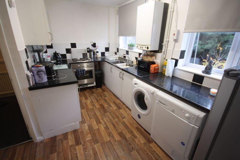 Kingston Close, Northolt 2 bed duplex £315,000