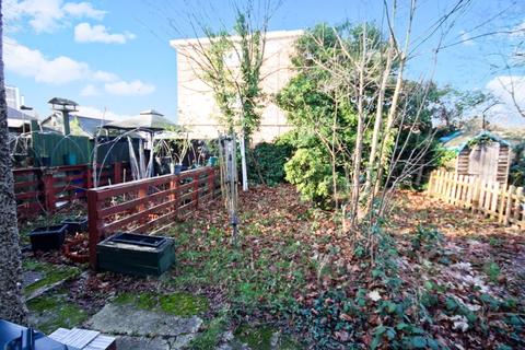 4, Floriston Court Whitton Avenue West, Northolt, UB5 4JX