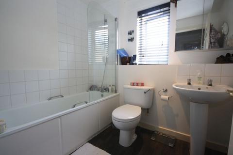 2 bedroom flat for sale, Acock Grove, Northolt