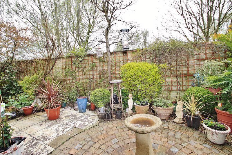 WOODFORD MILL, Witney OX28 6DE 3 bed detached house - £425,000